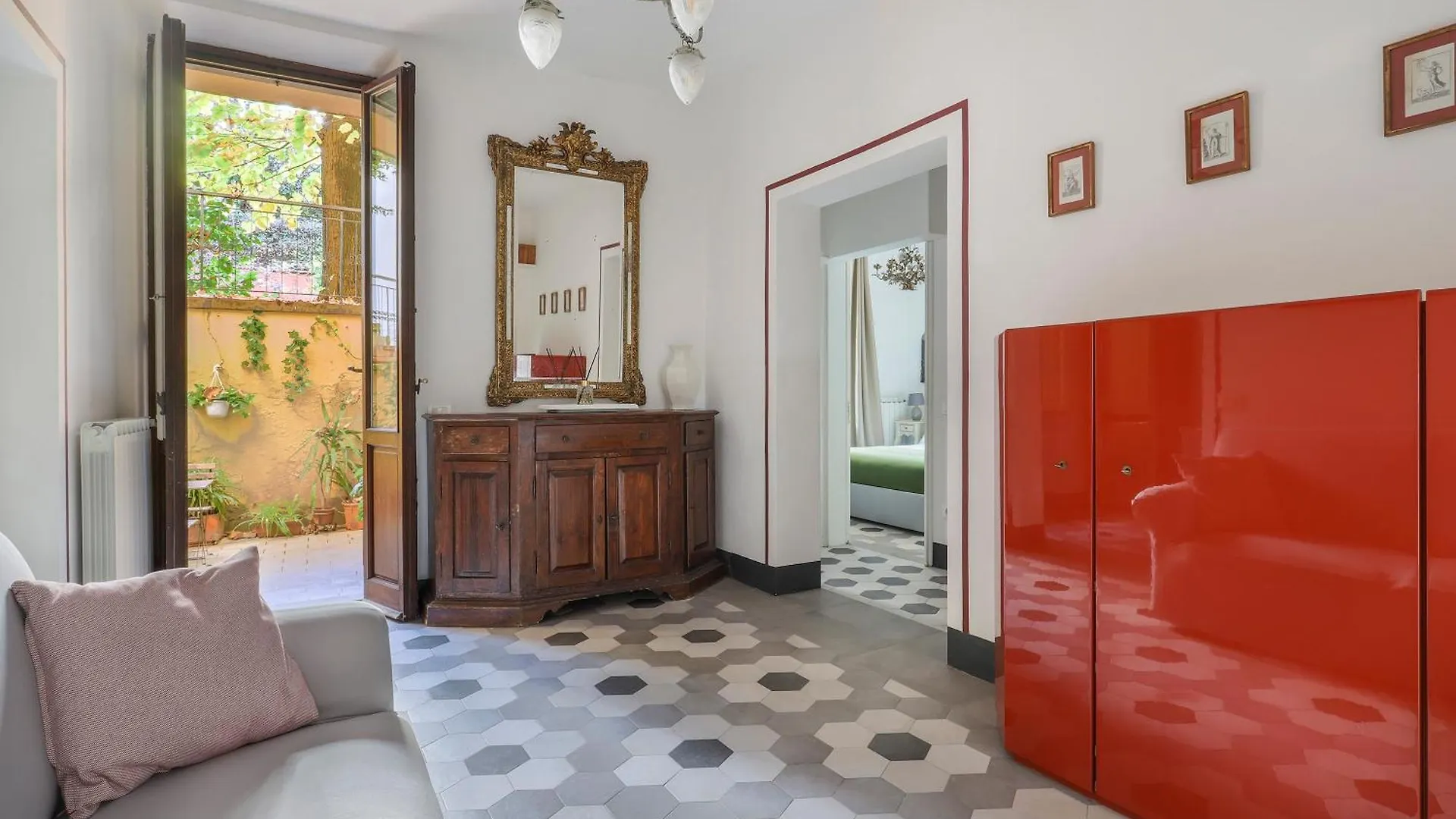 One-Bedroom Apartment With Patio Firenze