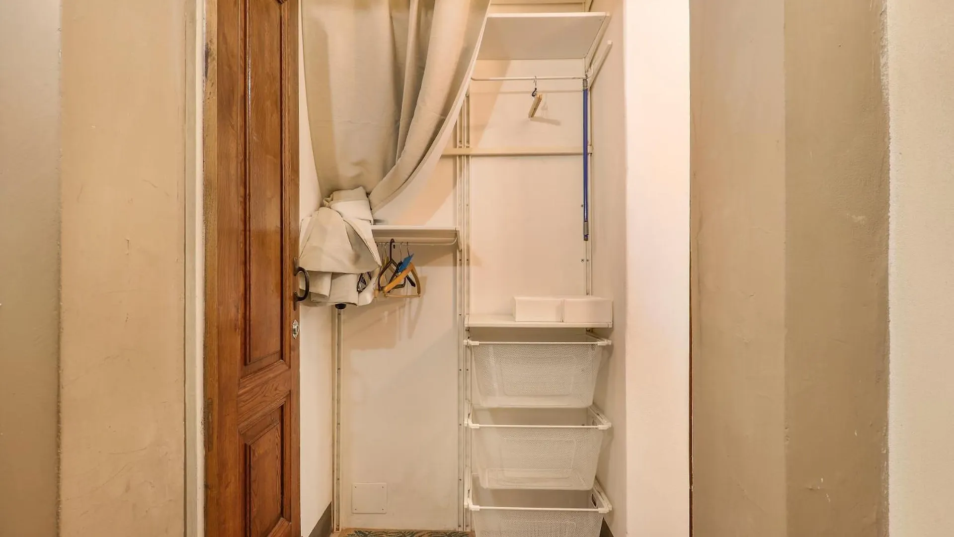 One-Bedroom Apartment With Patio Firenze